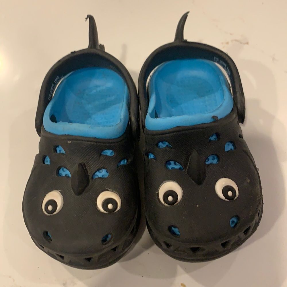 Capelli Shark Clogs
